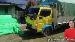 Barang Bukti Sitaan Krimsus Polda Kalbar: Satu Unit Truk dan Kayu Meranti, Keladan ( Kelas 2 ) Milik Pengusaha Kayu Suman Masih Terparkir di Polsek Tebelian.